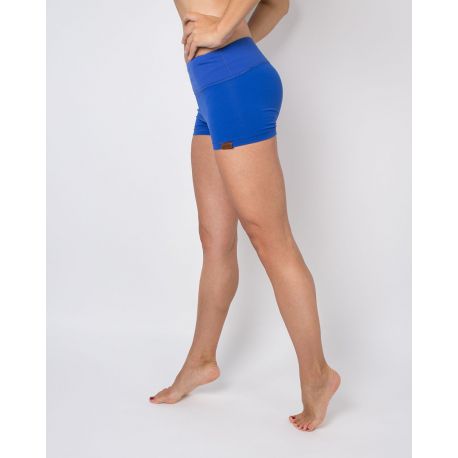 Yoga Shorts royal blue Model